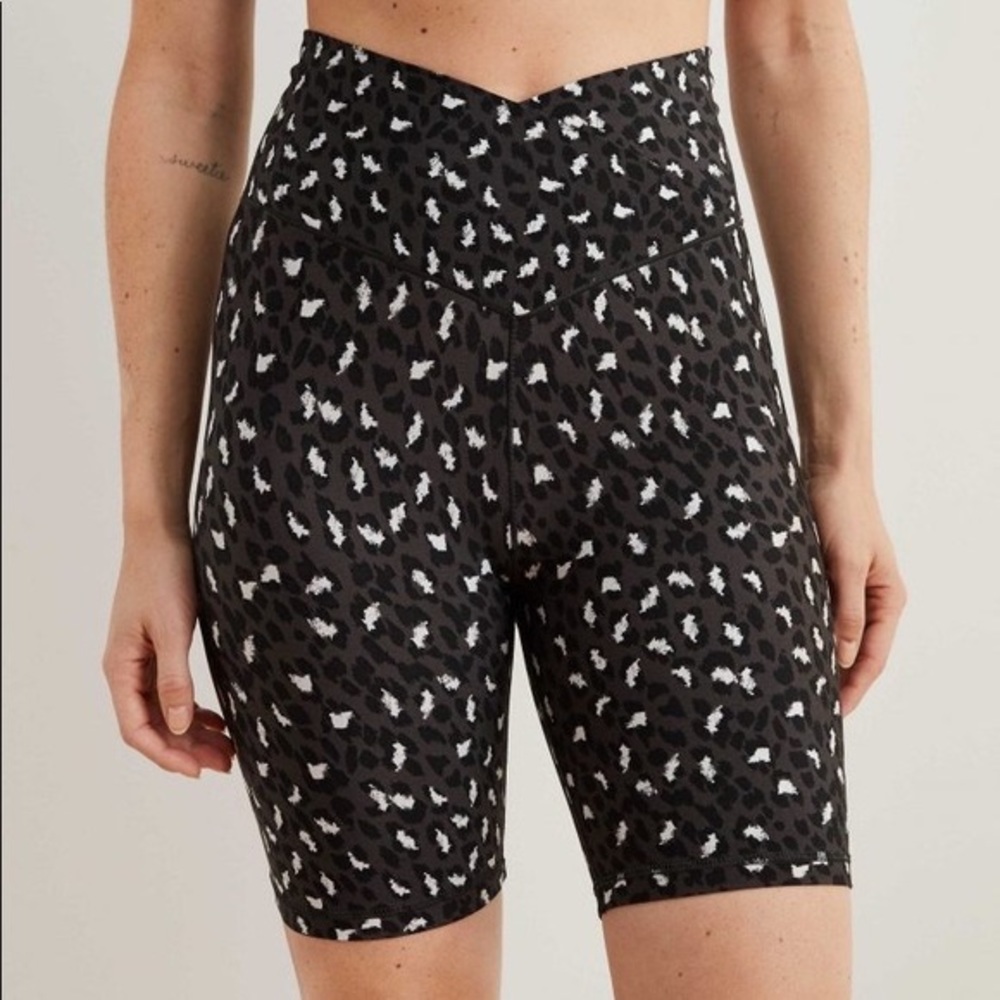 Aerie Real Me Wrap Biker Short in Gray Leopard Print